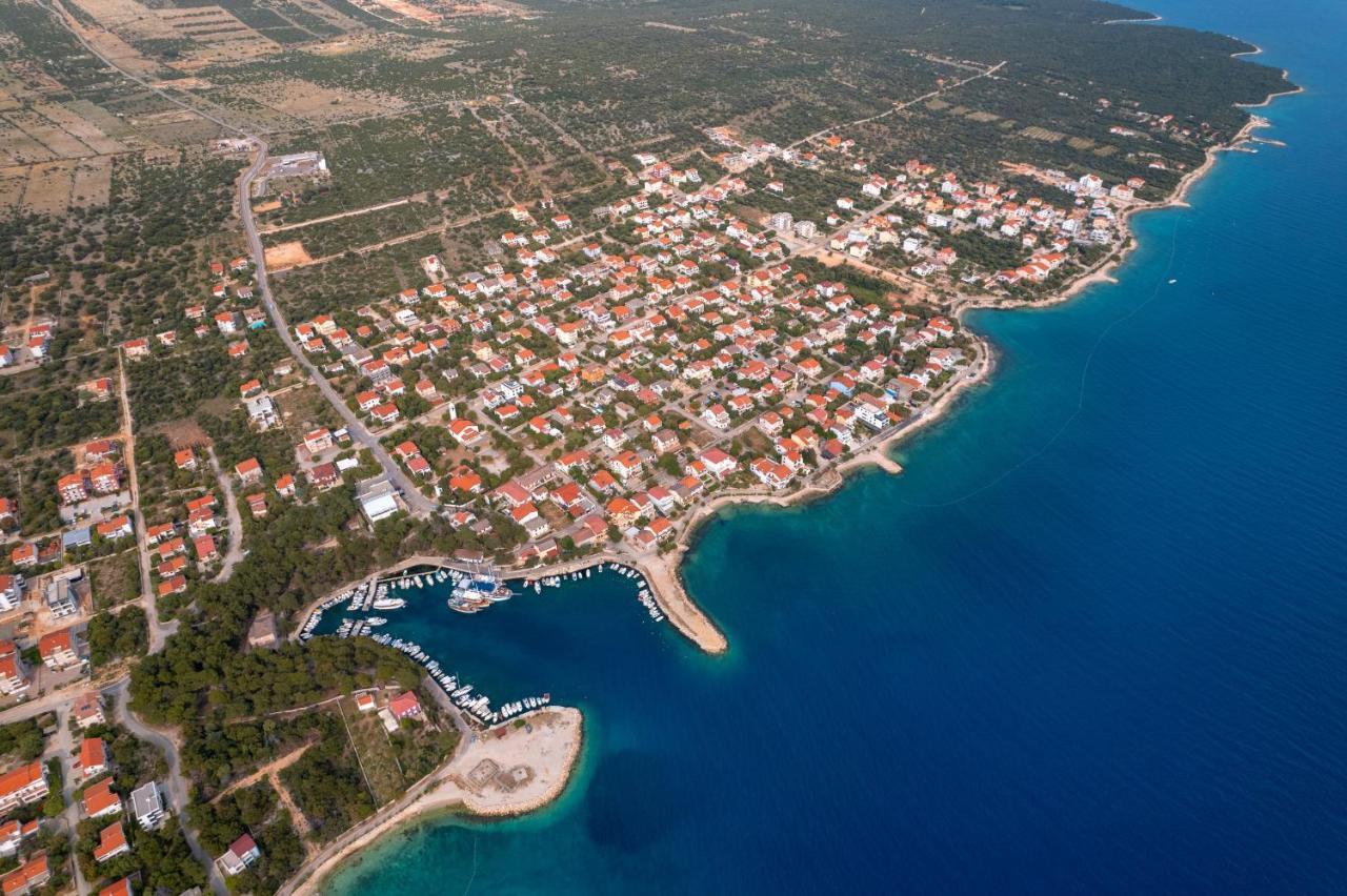 Apartments And Rooms By The Sea Mandre, Pag - 3557 Kolan Exterior photo
