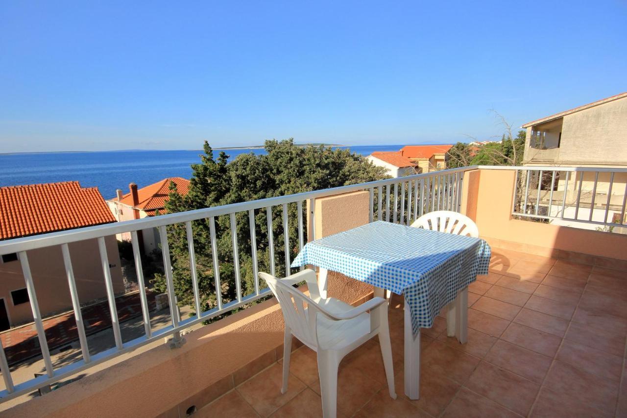 Apartments And Rooms By The Sea Mandre, Pag - 3557 Kolan Exterior photo