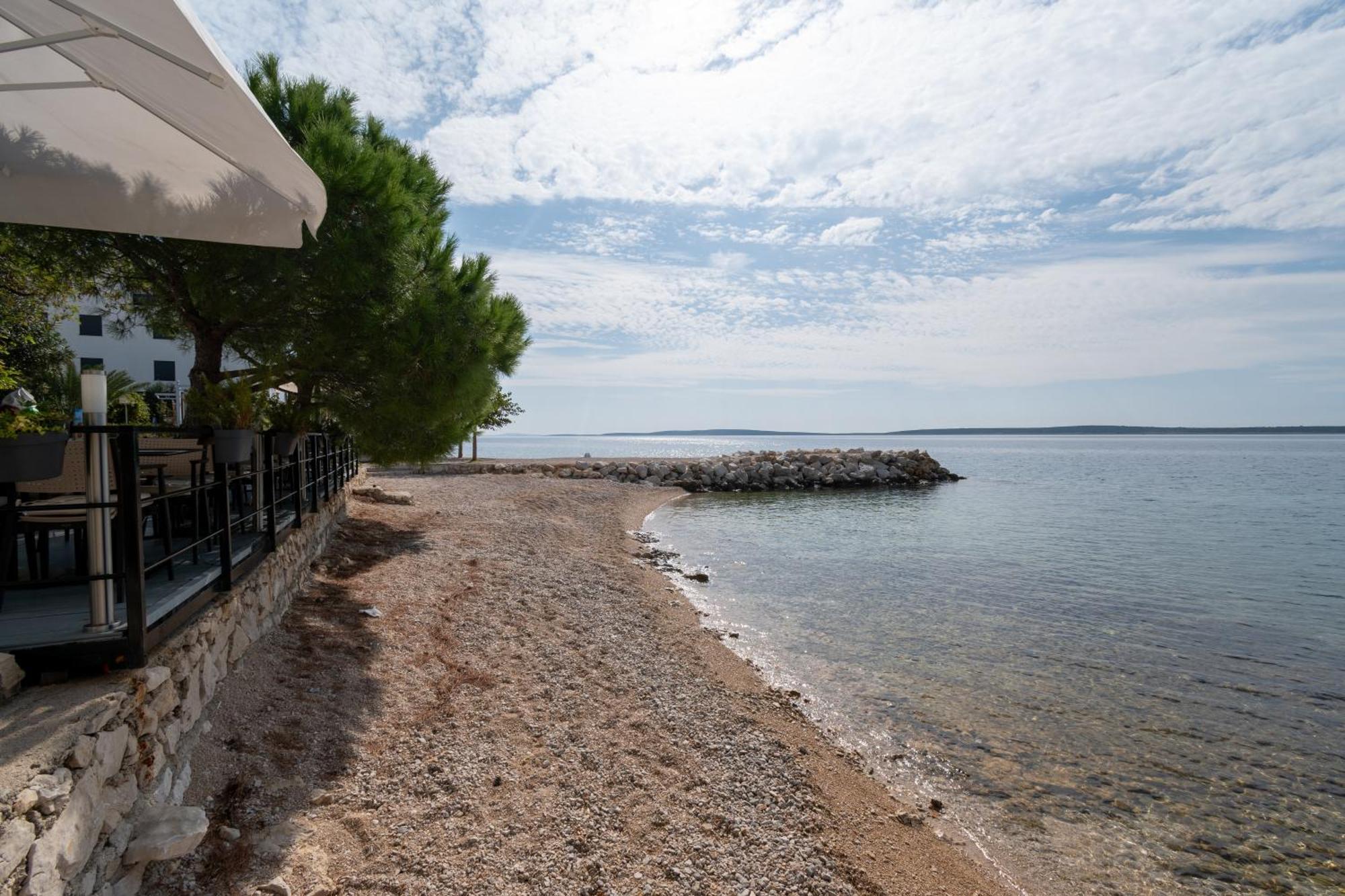 Apartments And Rooms By The Sea Mandre, Pag - 3557 Kolan Exterior photo